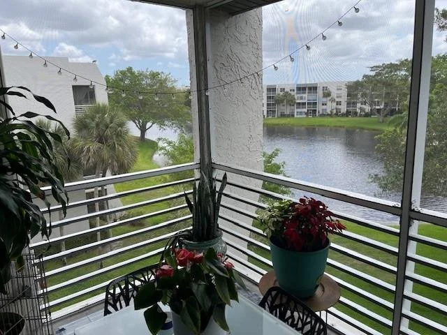 Unit for sale at 9330 Lagoon Place, Davie, FL 33324