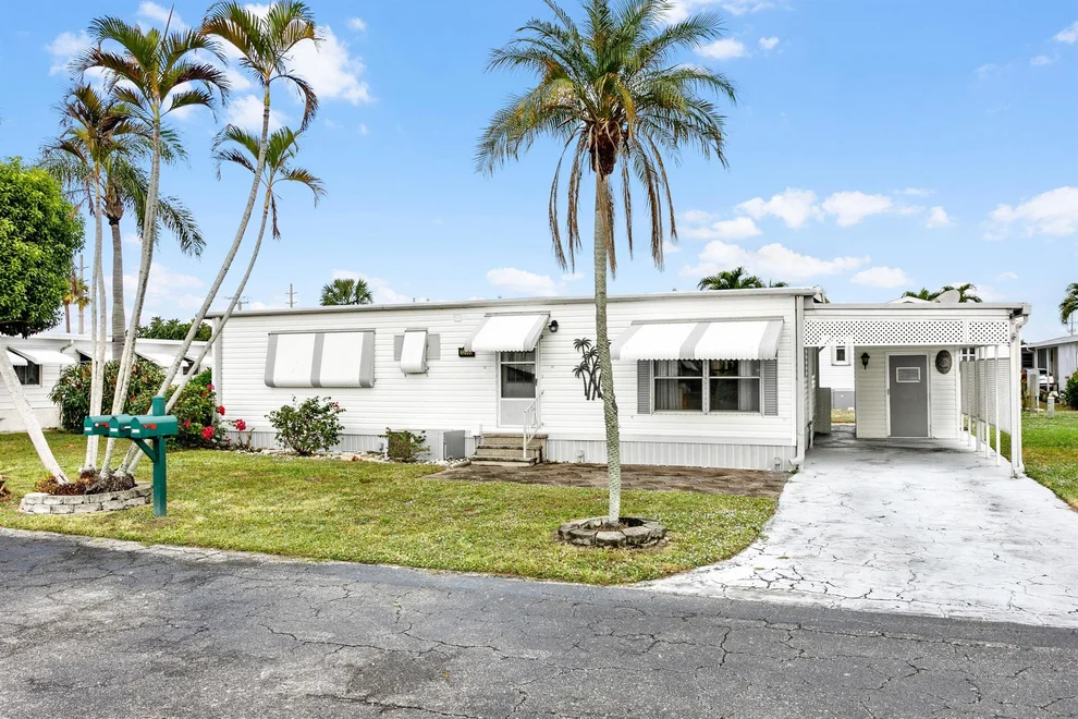 Unit for sale at 32006 Domingo Bay, Boynton Beach, FL 33436