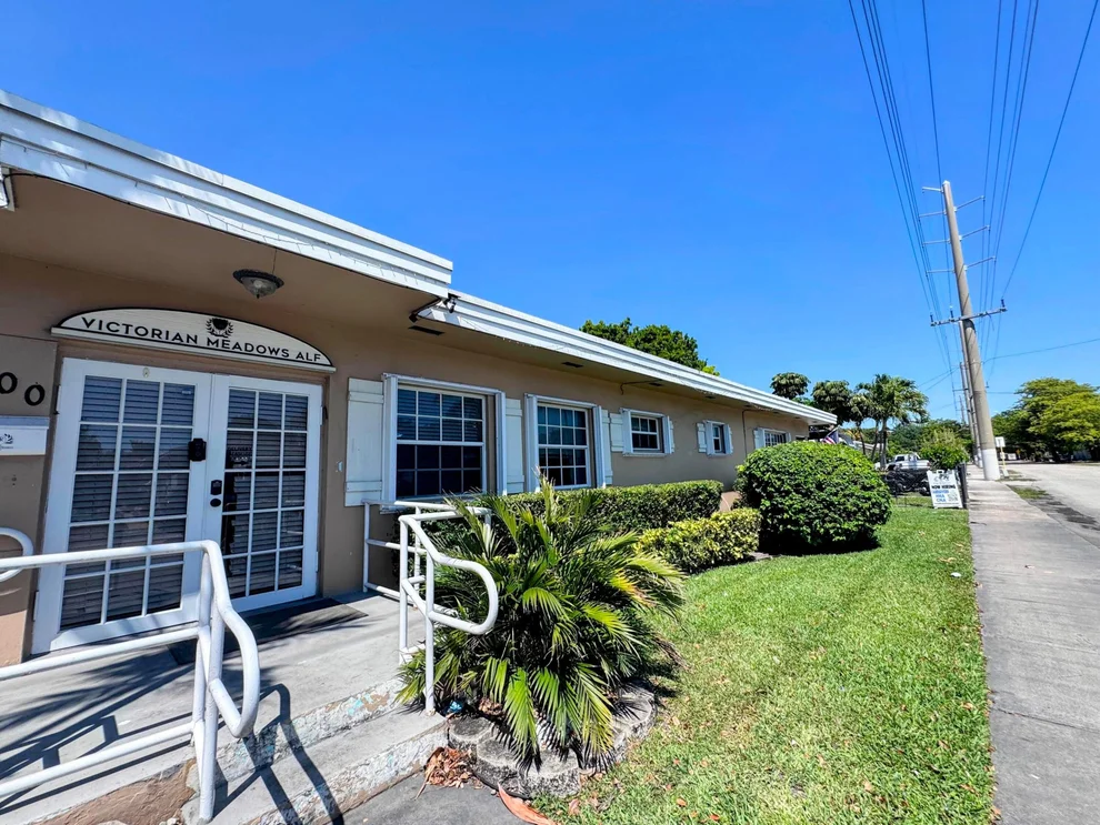 Unit for sale at 900 N 24th Avenue, Hollywood, FL 33020
