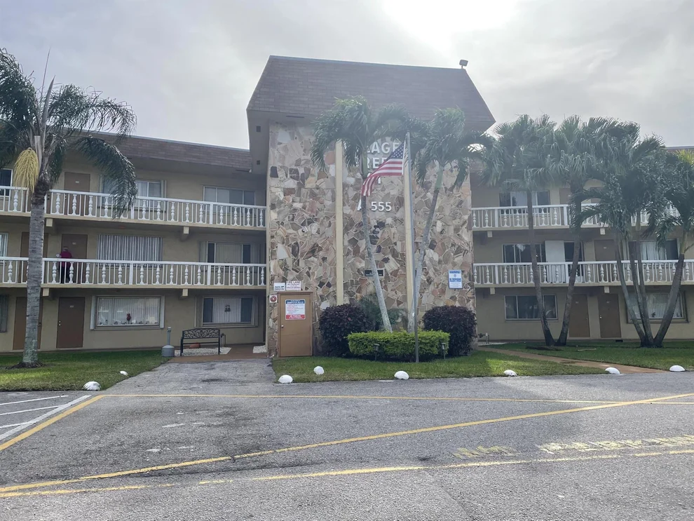 Unit for sale at 555 Purdy Lane, Palm Springs, FL 33461