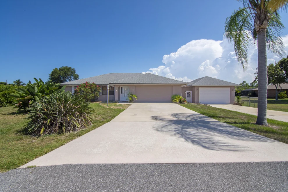 Unit for sale at 9010 Central Avenue, Micco, FL 32976