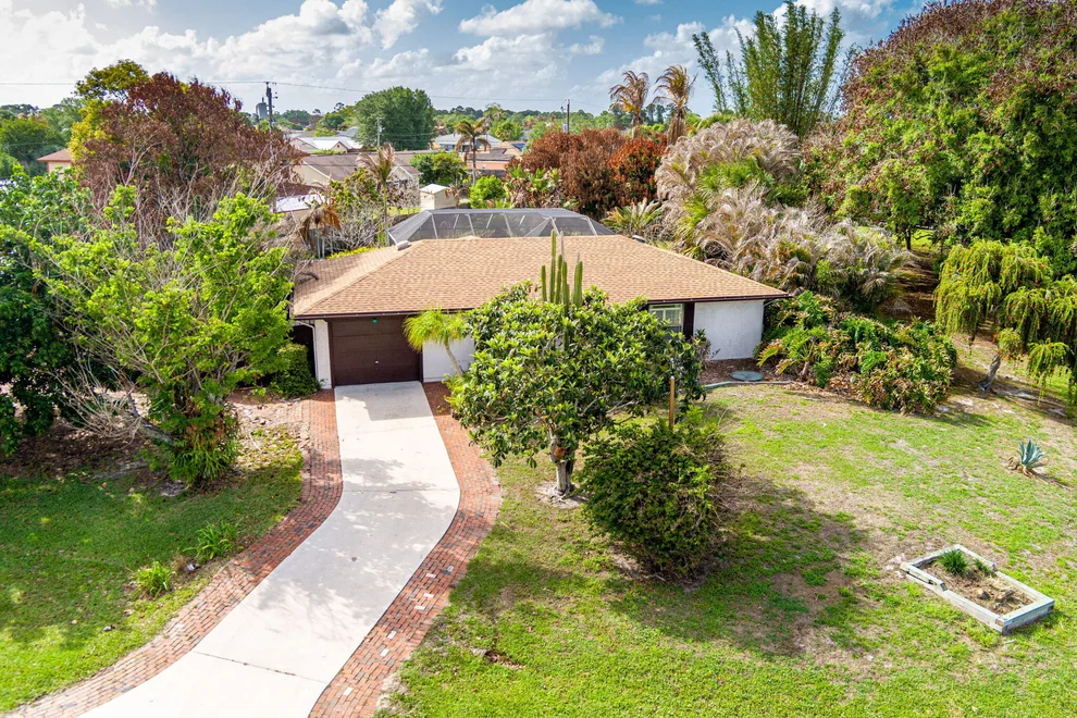 Unit for sale at 1102 SW Del Rio Boulevard, Port St Lucie, FL 34953