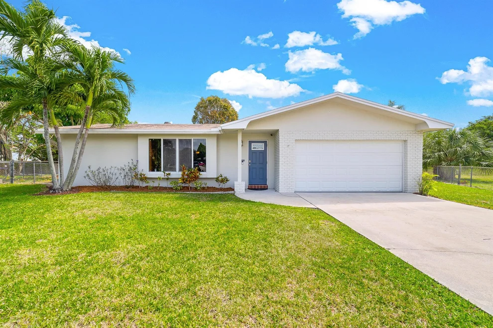 Unit for sale at 1701 SW 7th Street, Boca Raton, FL 33486