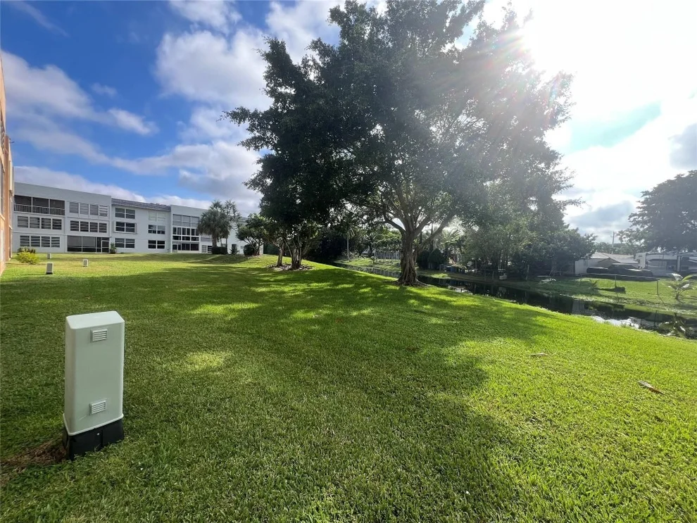 Unit for sale at 6670 Royal Palm Boulevard, Margate, FL 33063