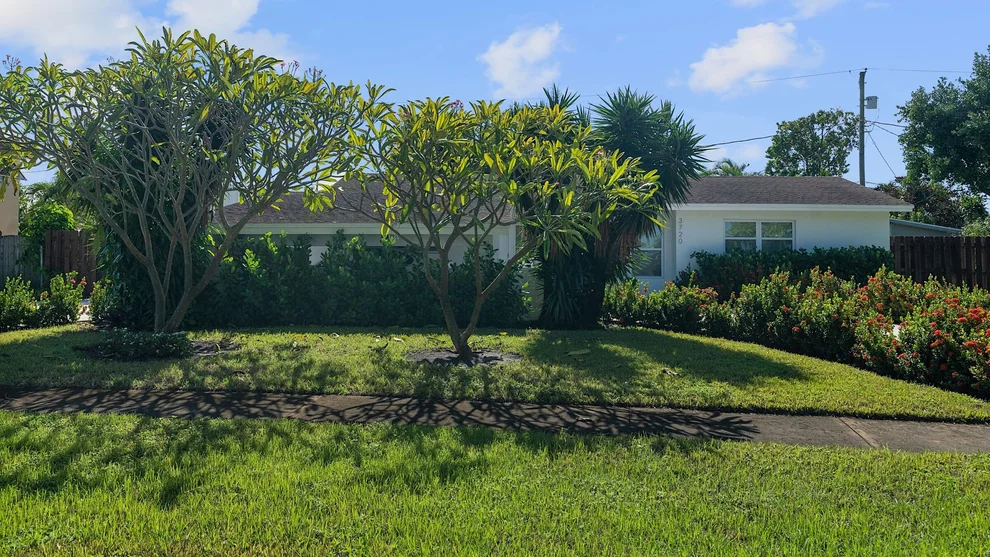 Unit for sale at 3720 Lake Osborne Drive, Lake Worth Beach, FL 33461