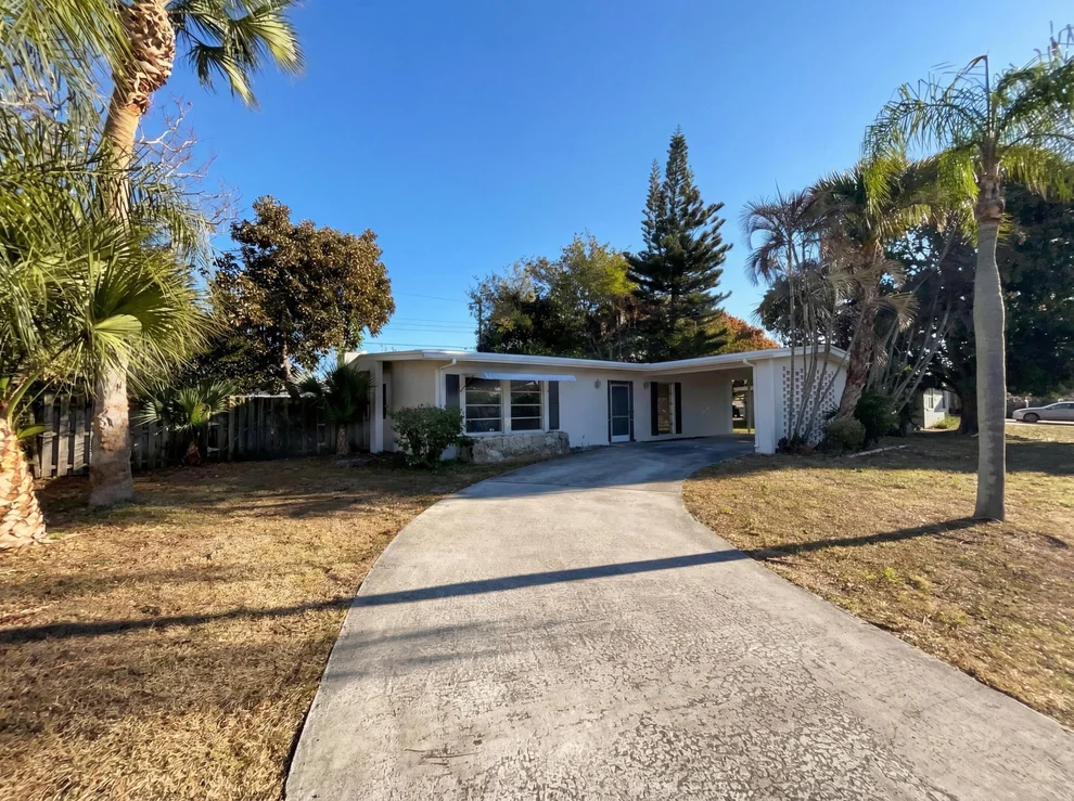 Unit for sale at 141 SE Calmoso Drive, Port St Lucie, FL 34983