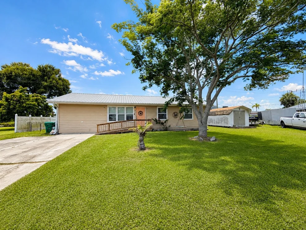 Unit for sale at 91 SW 21st Terrace, Okeechobee, FL 34974