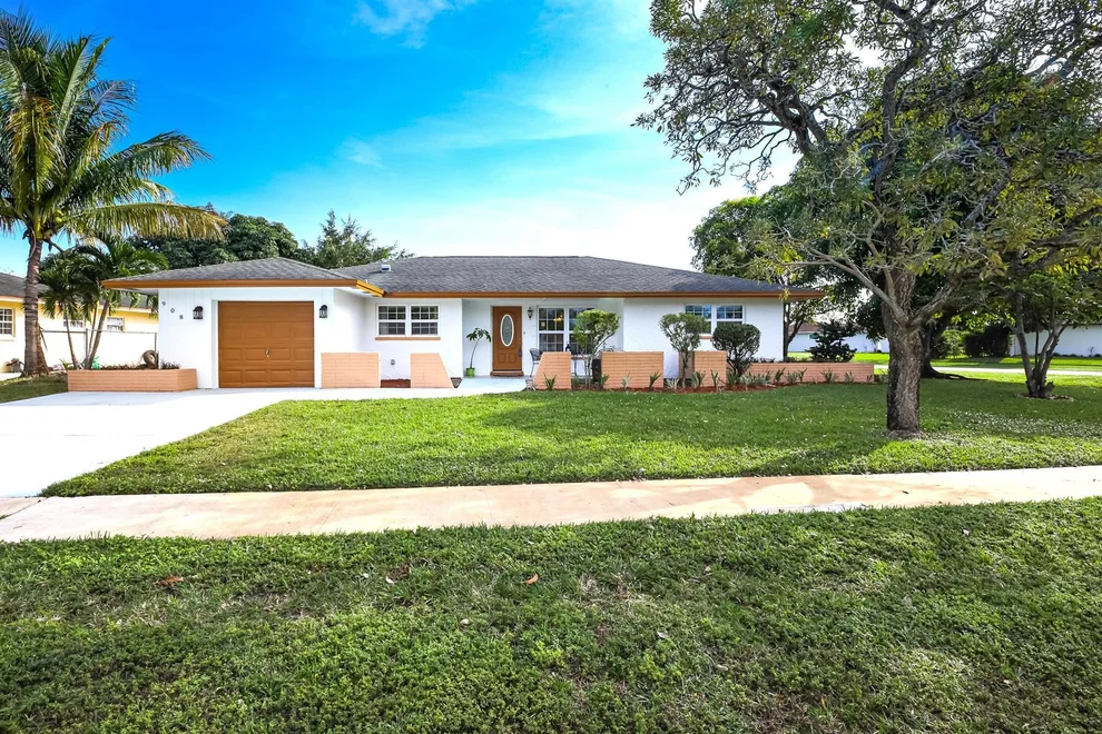 Unit for sale at 908 Hibiscus Drive, Royal Palm Beach, FL 33411