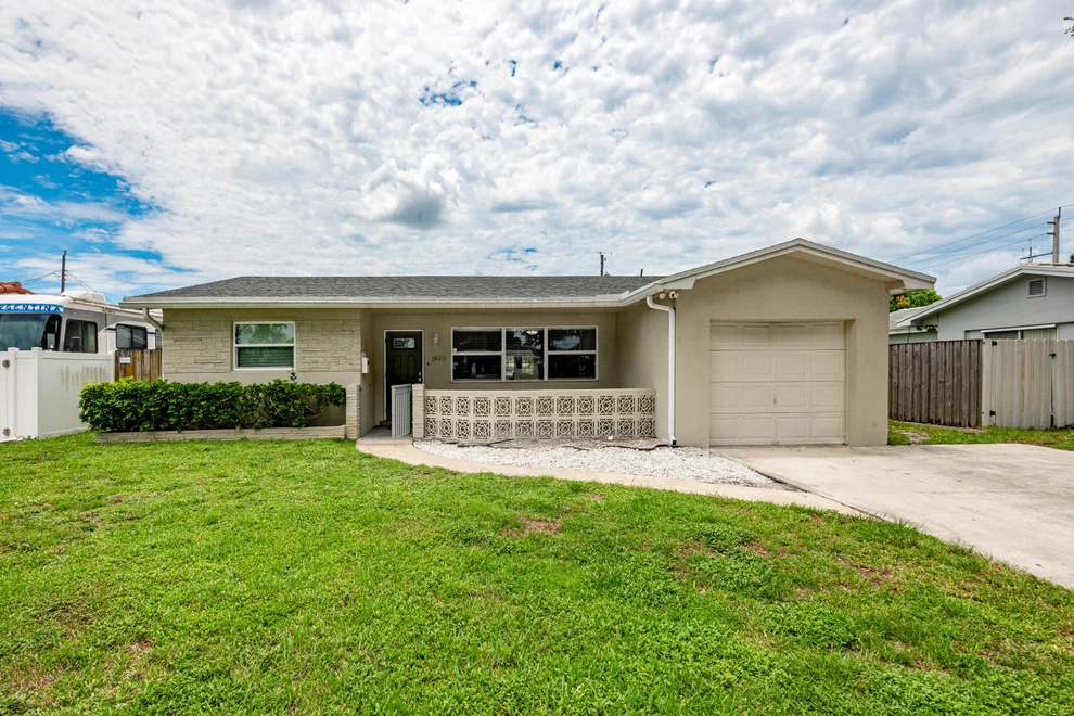 Unit for sale at 1820 N 46TH Avenue, Hollywood, FL 33021
