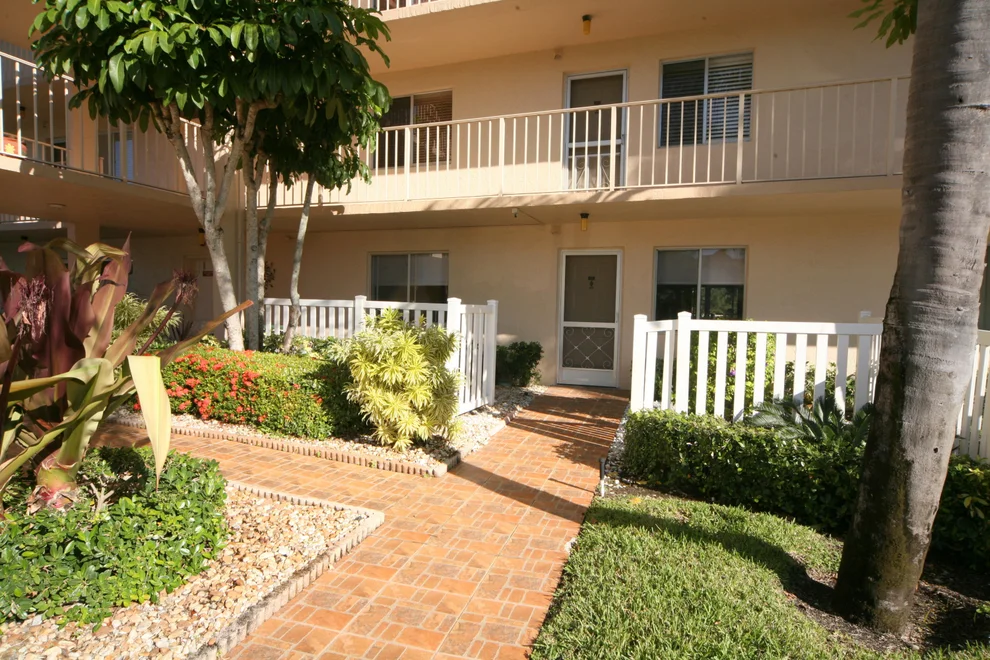 Unit for sale at 6935 Huntington Lane, Delray Beach, FL 33446