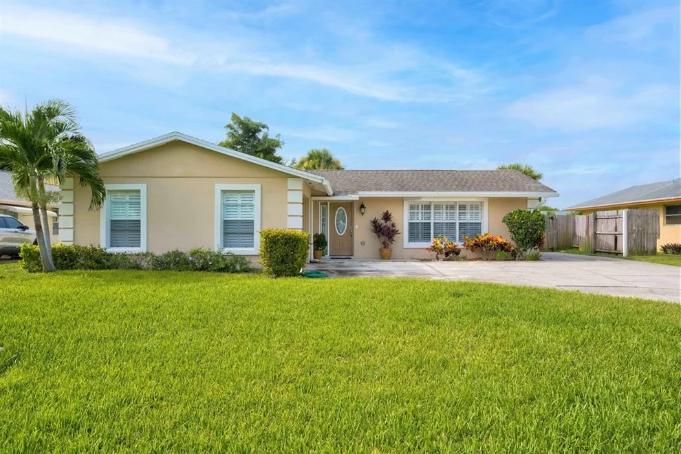 Unit for sale at 4332 Holly Drive, Palm Beach Gardens, FL 33410