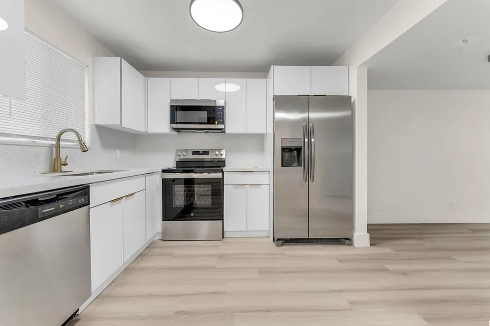 Unit for sale at 2701 N 34TH Avenue, Hollywood, FL 33021