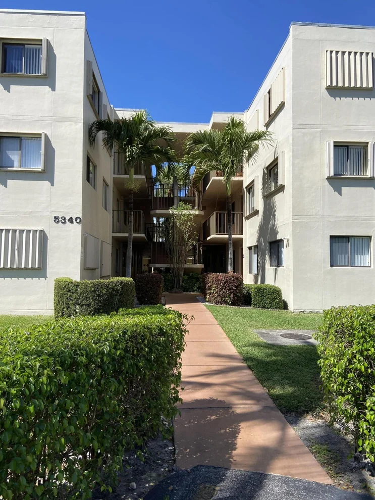 Unit for sale at 5340 Las Verdes Circle, Delray Beach, FL 33484