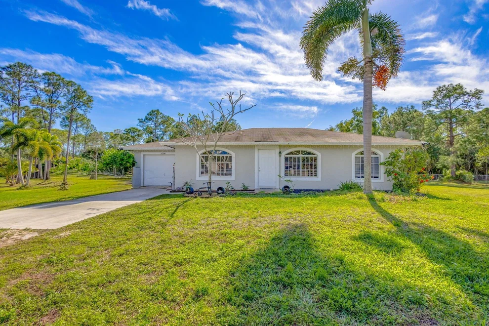 Unit for sale at 17354 64th Place N, The Acreage, FL 33470