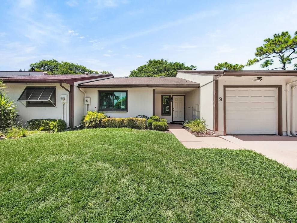 Unit for sale at 9 Brompton Lane, Boynton Beach, FL 33426