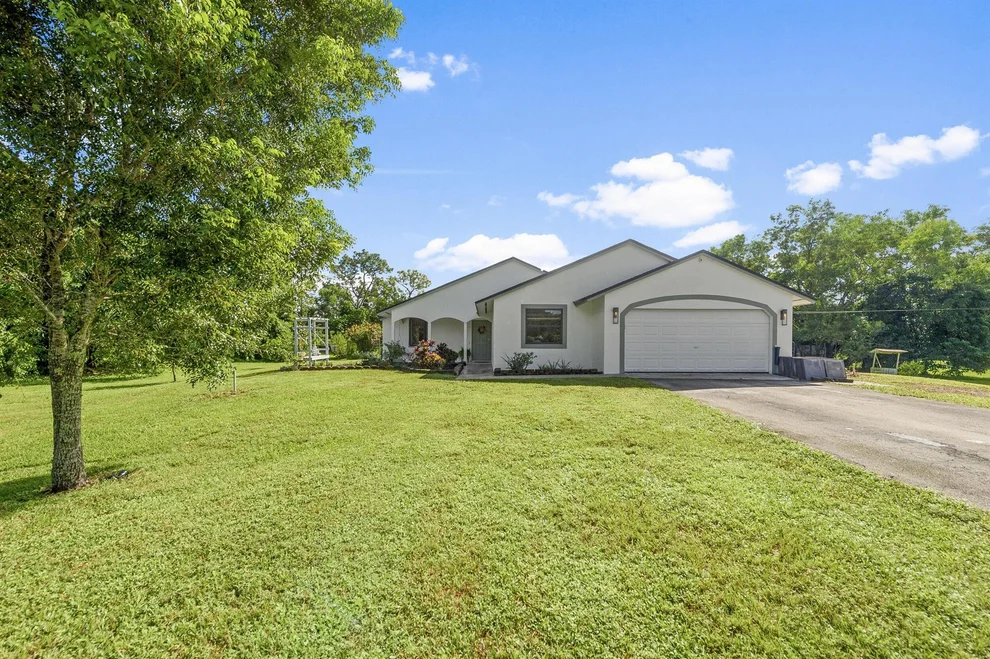 Unit for sale at 4270 126th Drive N, The Acreage, FL 33411