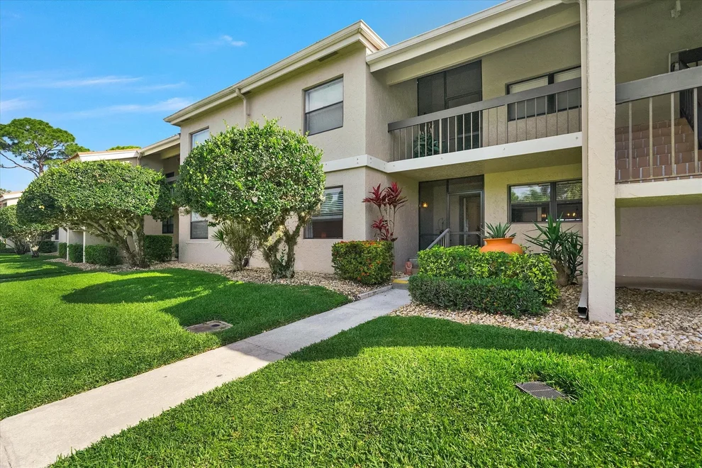 Unit for sale at 13403 Touchstone Place, Palm Beach Gardens, FL 33418