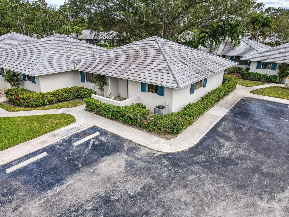 Unit for sale at 911 Club Drive, Palm Beach Gardens, FL 33418