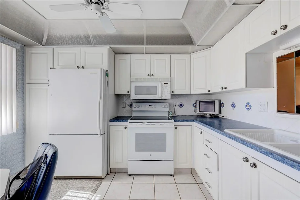 Unit for sale at 3201 Portofino Point, Coconut Creek, FL 33066