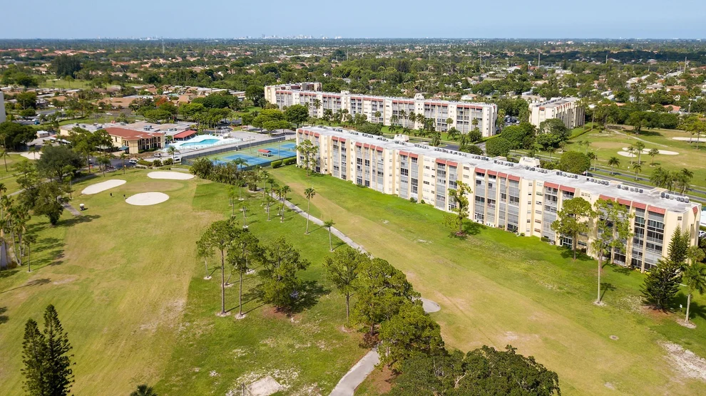Unit for sale at 3661 Via Poinciana, Lake Worth, FL 33467