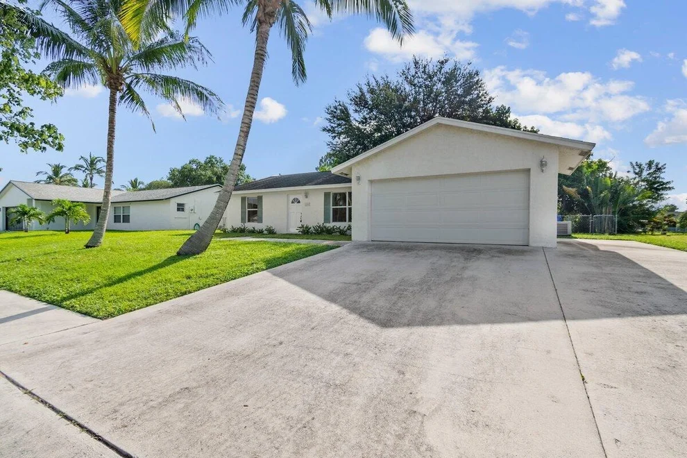 Unit for sale at 186 Martin Circle, Royal Palm Beach, FL 33411