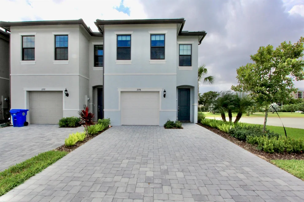 Unit for sale at 2298 Appleton Circle S, Oakland Park, FL 33309