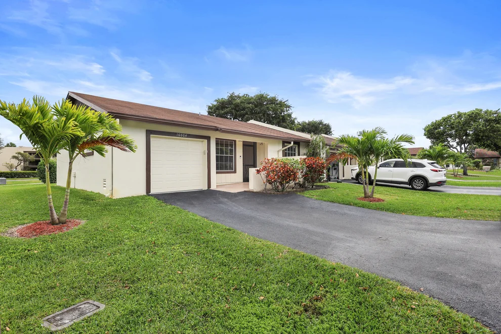 Unit for sale at 16004 Laurel Oak Circle, Delray Beach, FL 33484