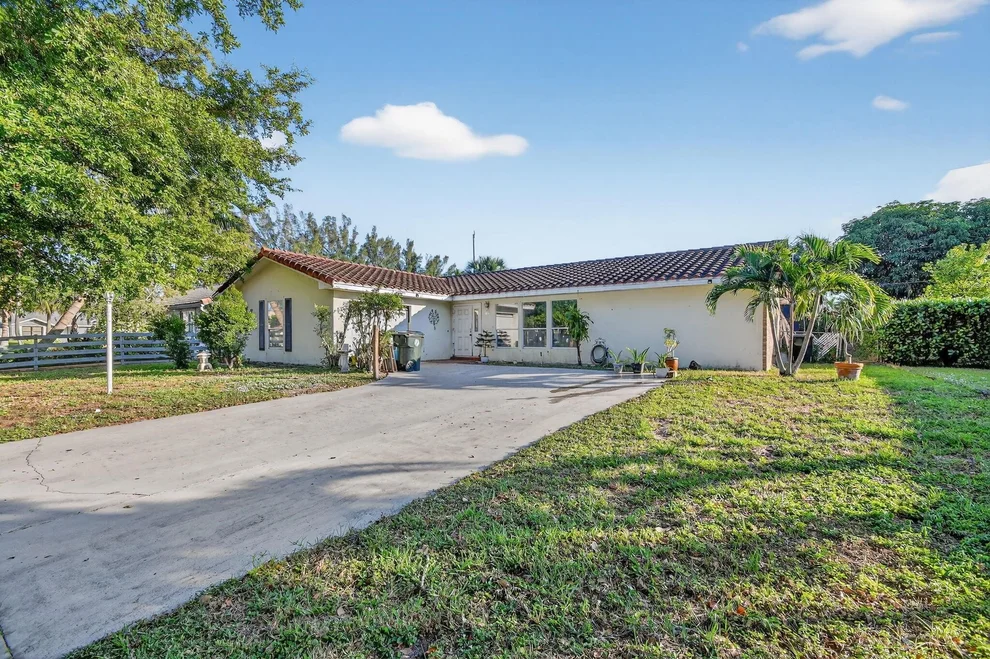 Unit for sale at 1813 17th Avenue N, Lake Worth Beach, FL 33460