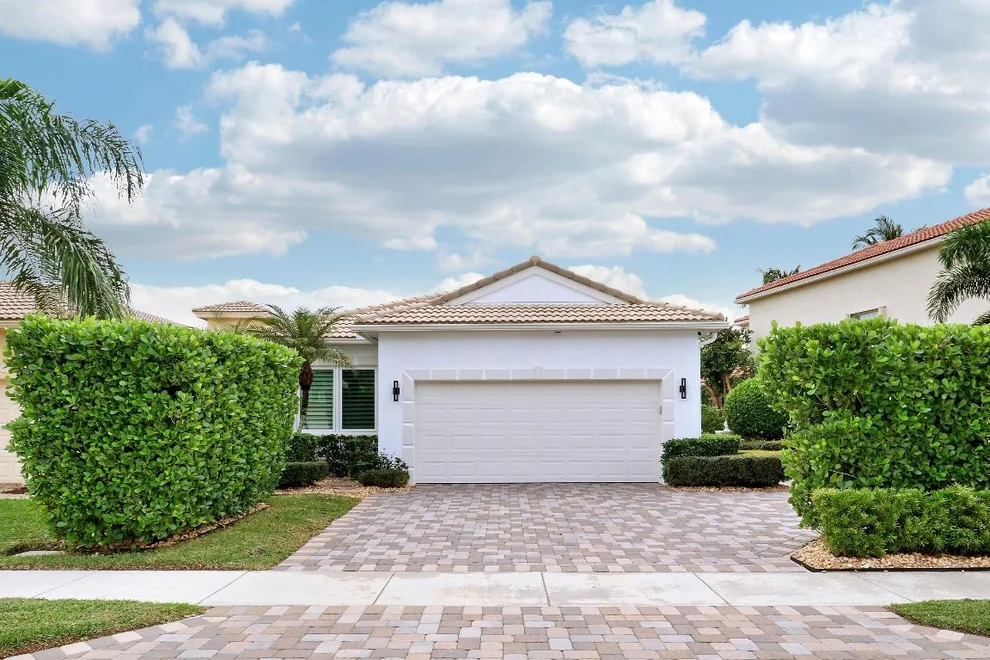Unit for sale at 218 Isle Verde Way, Palm Beach Gardens, FL 33418