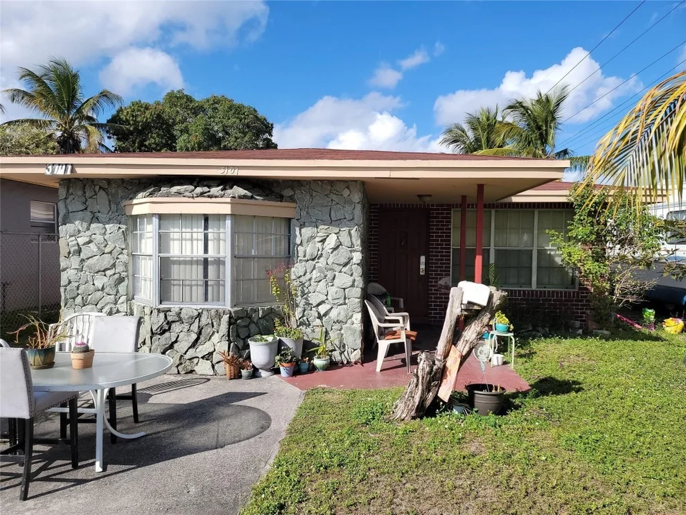 Unit for sale at 3101 SW 12th Place, Fort Lauderdale, FL 33312