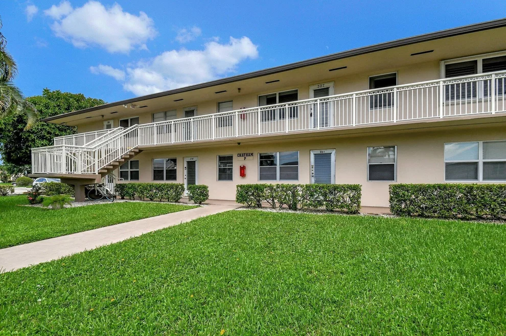 Unit for sale at 327 Chatham P, West Palm Beach, FL 33417