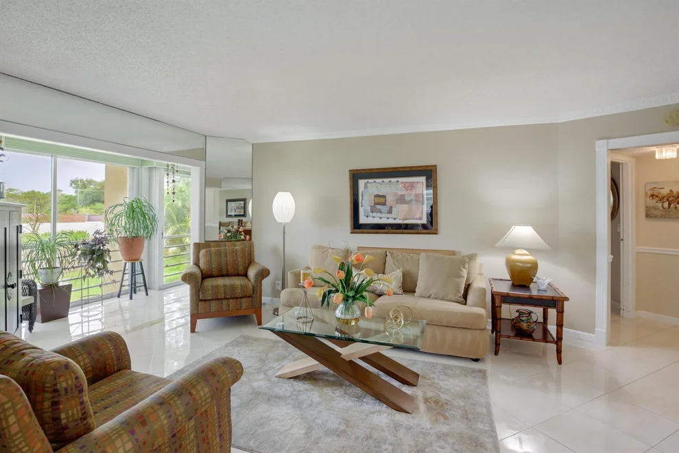 Unit for sale at 3524 Via Poinciana, Lake Worth, FL 33467