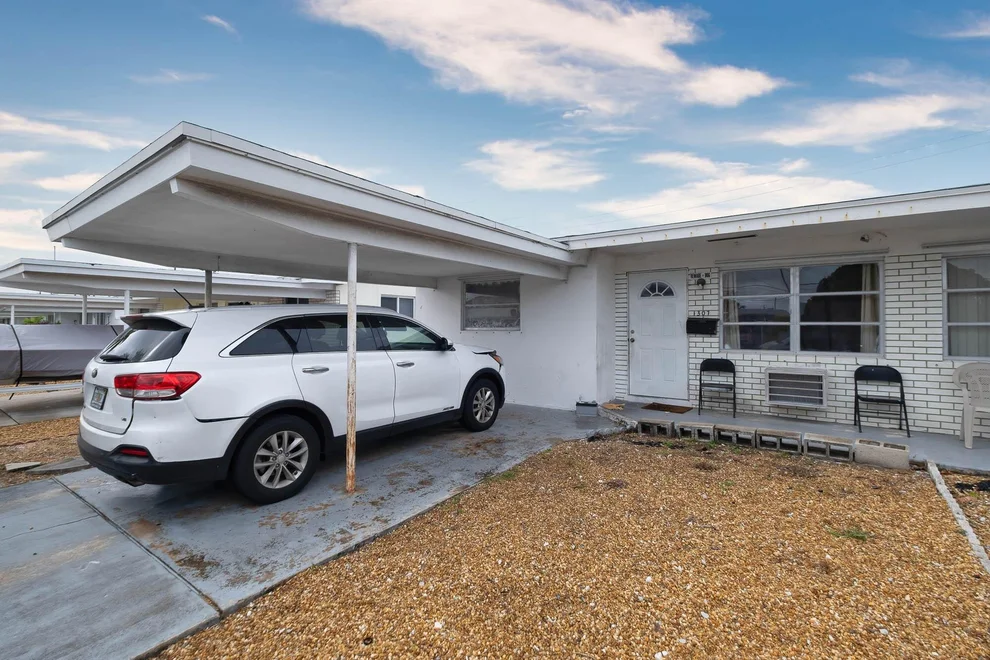 Unit for sale at 1307 Alho Drive, Lantana, FL 33462