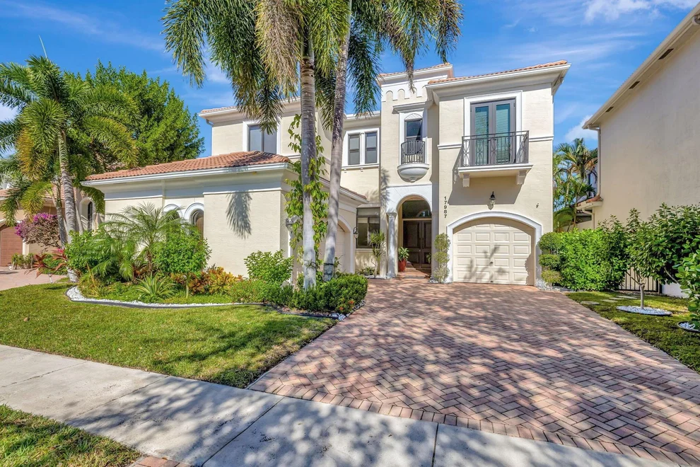 Unit for sale at 17987 Lake Azure Way, Boca Raton, FL 33496
