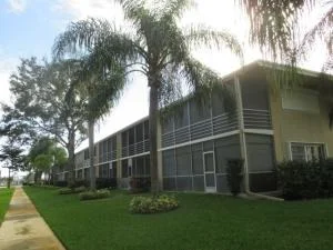 Unit for sale at 415 Us Highway 1, North Palm Beach, FL 33408