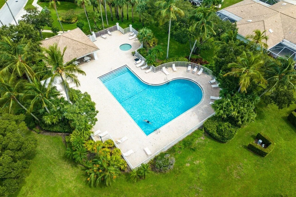 Unit for sale at 7402 Geminata Oak Court, Palm Beach Gardens, FL 33410