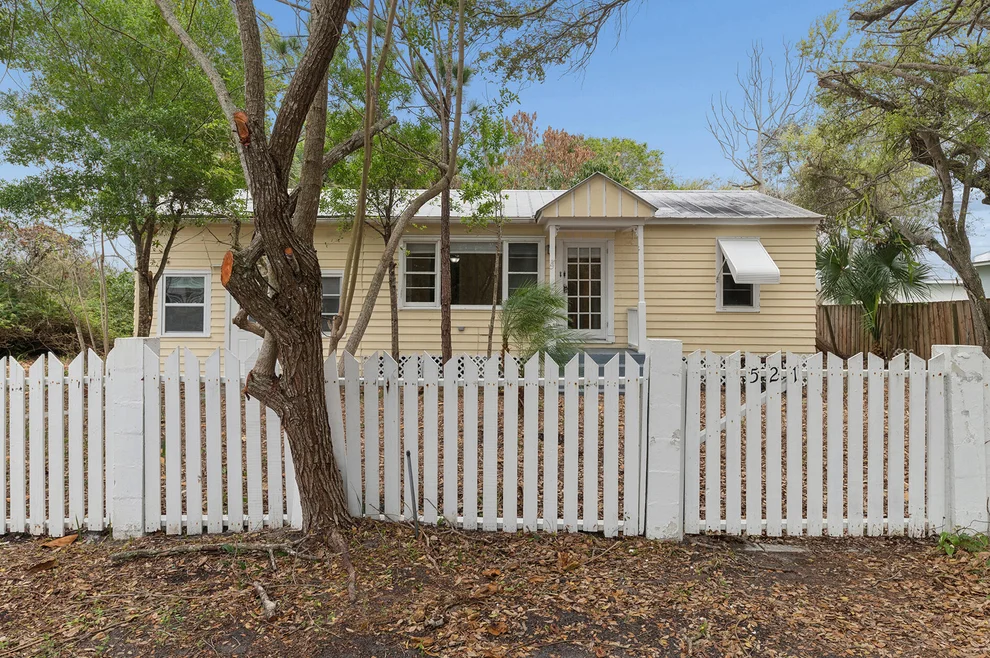 Unit for sale at 521 SW Halpatiokee Street, Stuart, FL 34994