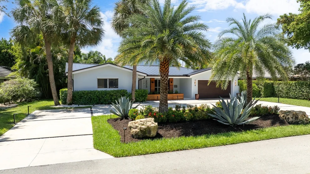 Unit for sale at 2524 NE 37th Drive, Fort Lauderdale, FL 33308