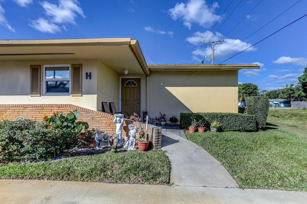 Unit for sale at 2511 Barkley Drive W, West Palm Beach, FL 33415