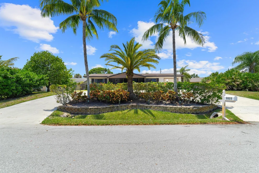 Unit for sale at 9801 Buttercup Circle N, Palm Beach Gardens, FL 33410
