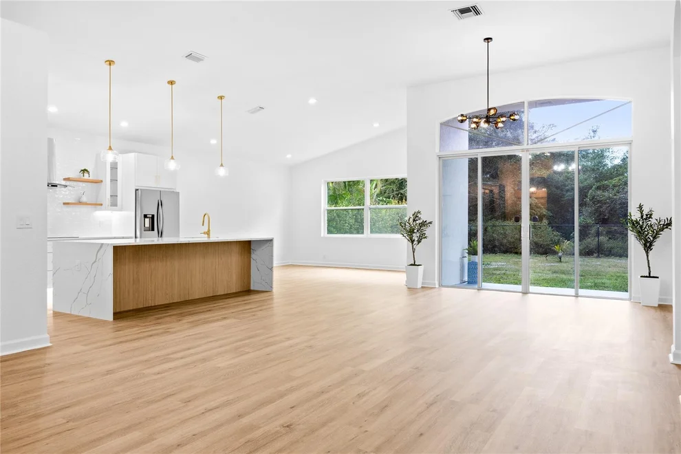 Unit for sale at 6061 Swans Way, Coconut Creek, FL 33073