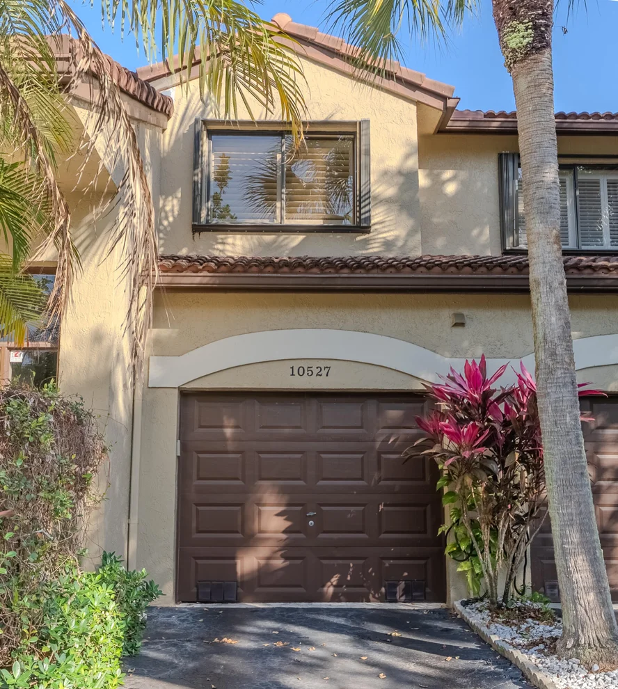 Unit for sale at 10527 NW 10TH Street, Plantation, FL 33322