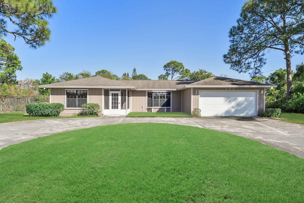 Unit for sale at 102 SE Crosspoint Drive, Port St Lucie, FL 34983