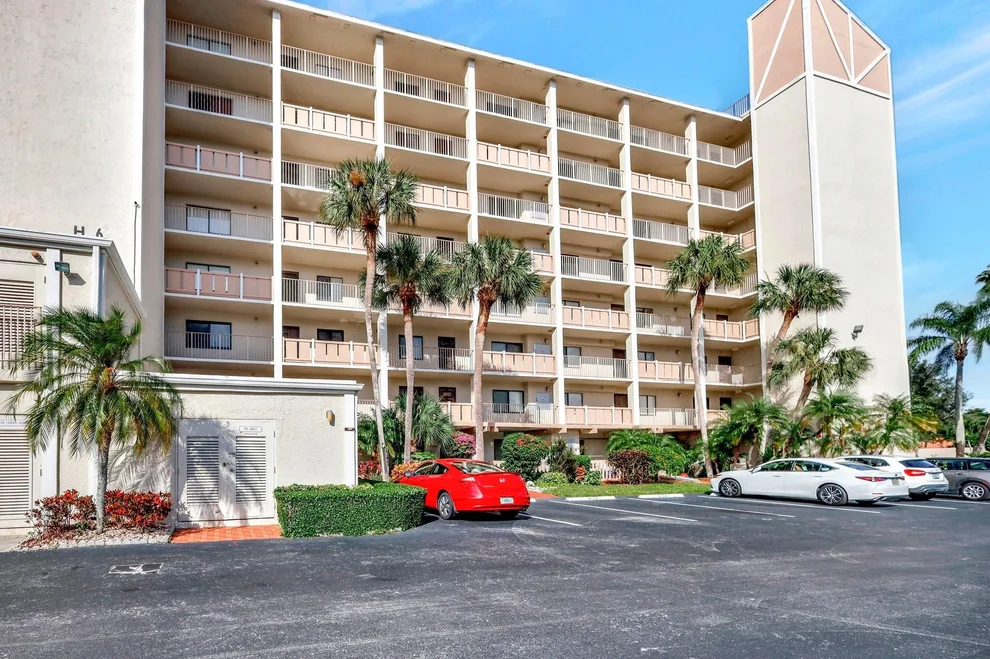 Unit for sale at 14460 Strathmore Lane, Delray Beach, FL 33446