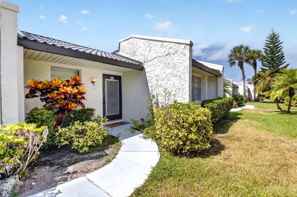 Unit for sale at 226 LAKE CONSTANCE Drive, West Palm Beach, FL 33411