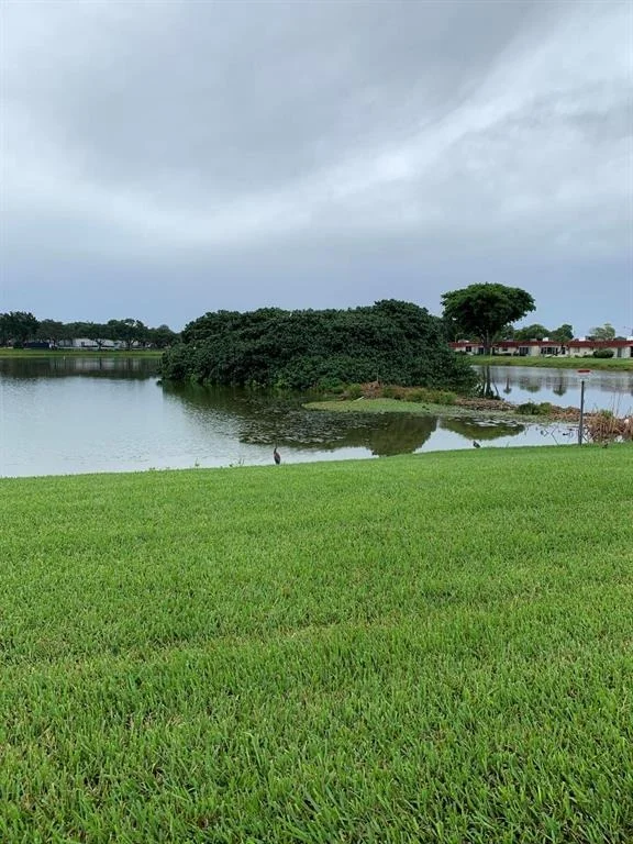 Unit for sale at 30 Waterford B, Delray Beach, FL 33446