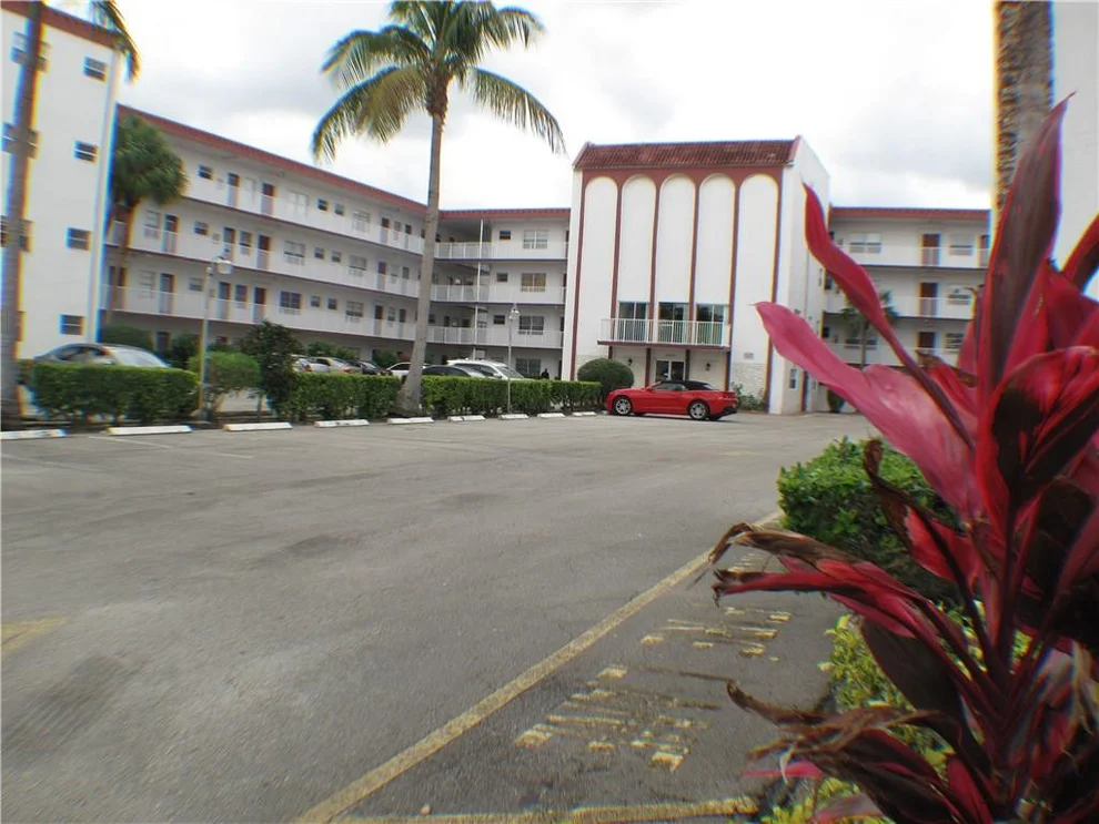 Unit for sale at 4270 NW 40th Street, Lauderdale Lakes, FL 33319