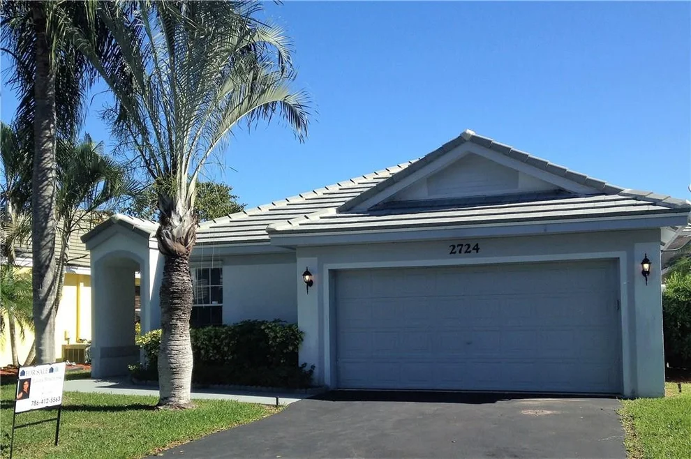 Unit for sale at 2724 Pinewood Court, Davie, FL 33328