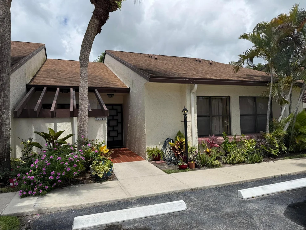 Unit for sale at 3927 Vine Tree Trail, Lake Worth, FL 33467