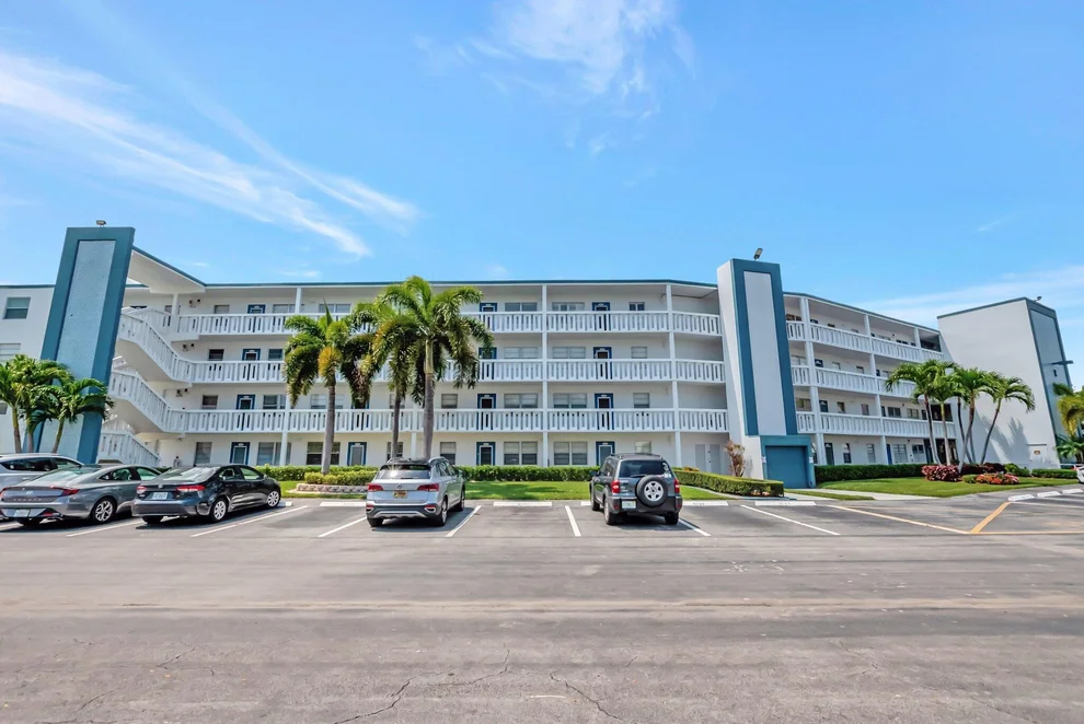 Unit for sale at 1080 Exeter E, Boca Raton, FL 33434